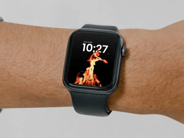 Front Shot of Apple Watch Mockup on Hand 1