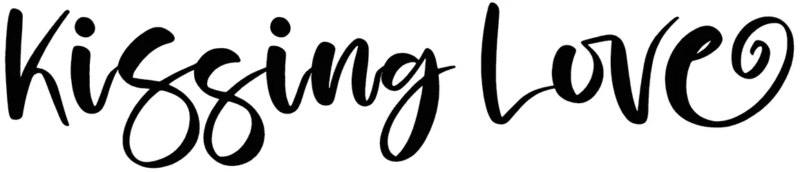 Kissing Love Font 1