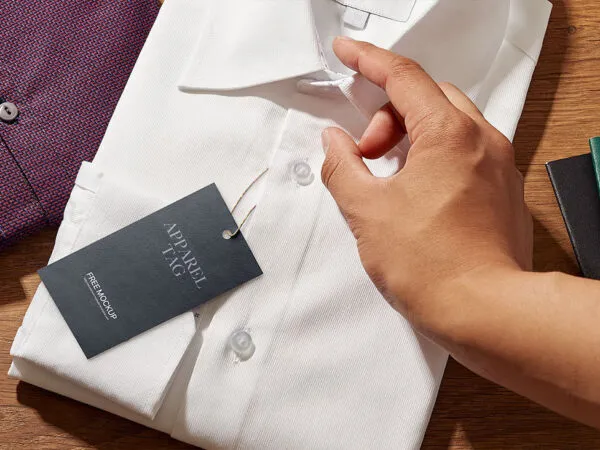 Perspective Sight of Apparel Tag Mockup 1